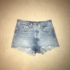 Women’s Levi Jean shorts size 26